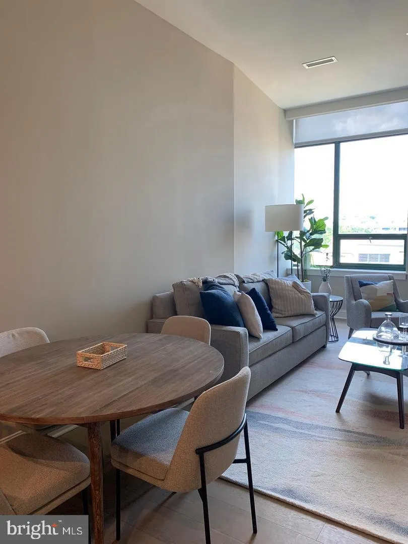 2130 ARCH STREET #212 Philadelphia, PA 19103