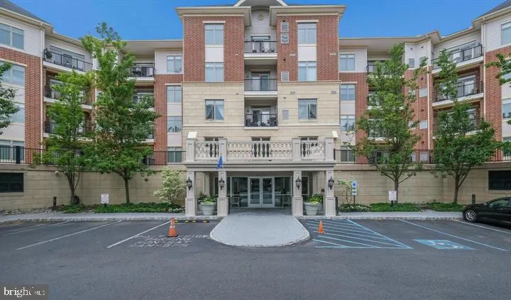 407 CARSON TERRACE Huntingdon Valley, PA 19006