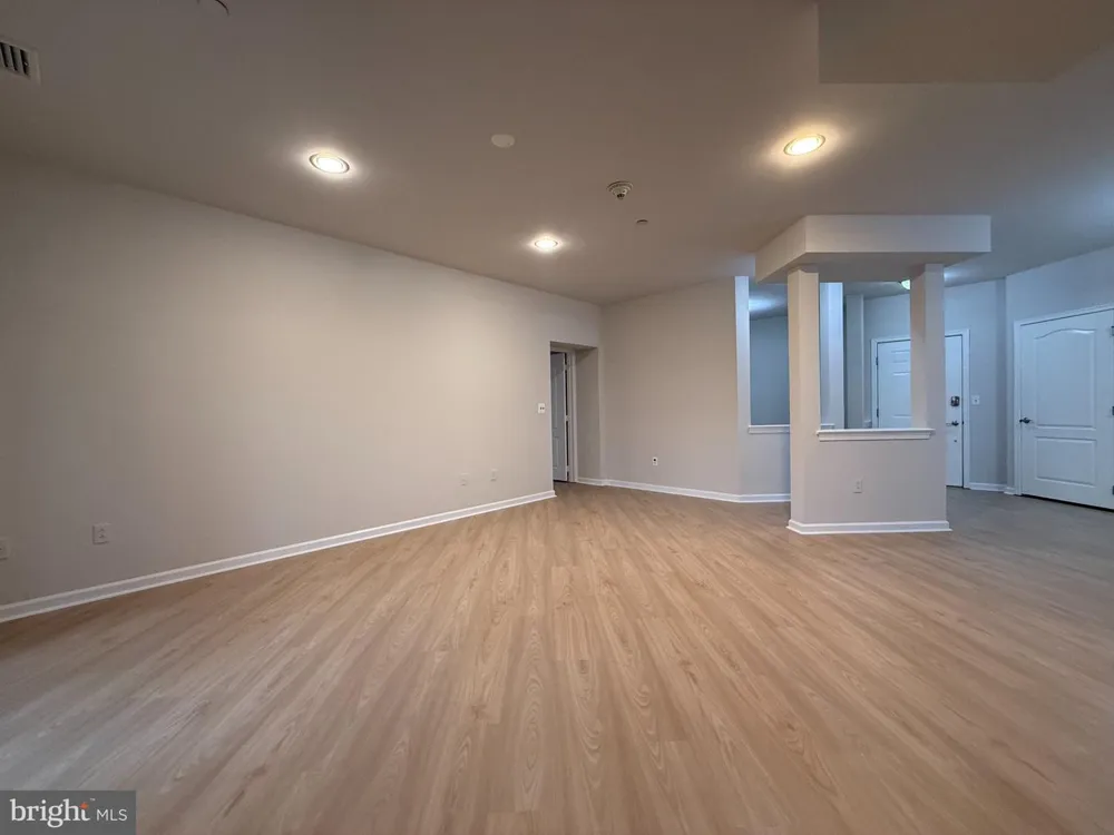 407 CARSON TERRACE Huntingdon Valley, PA 19006