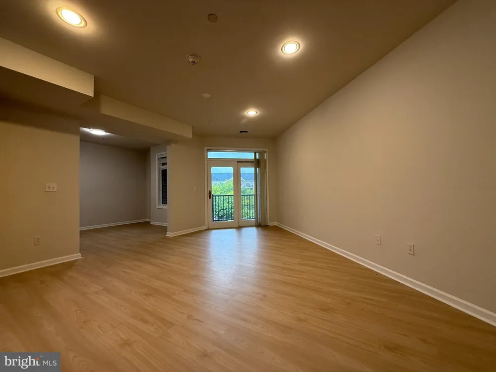 407 CARSON TERRACE Huntingdon Valley, PA 19006