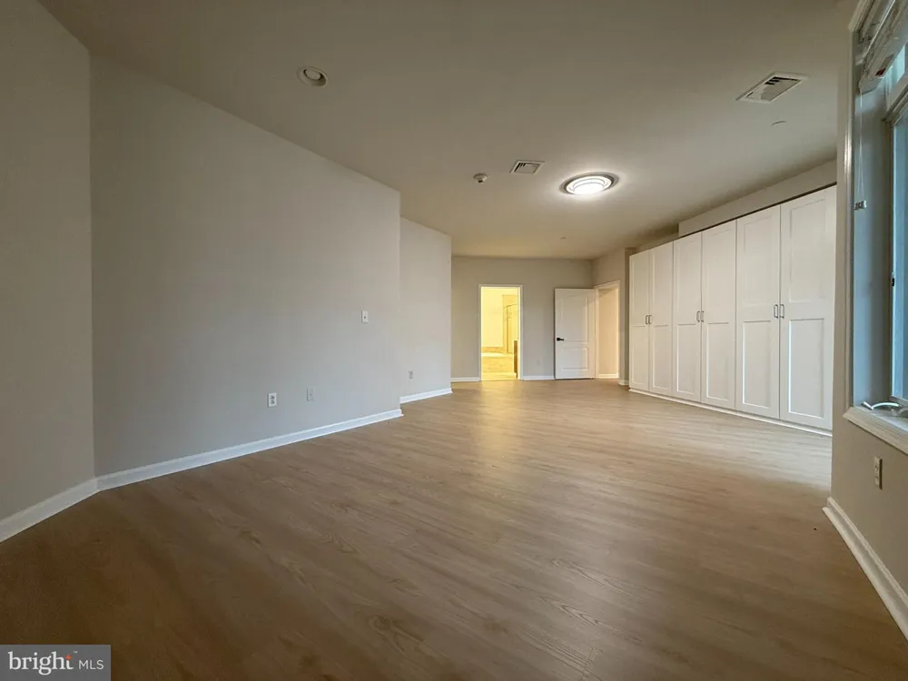 407 CARSON TERRACE Huntingdon Valley, PA 19006