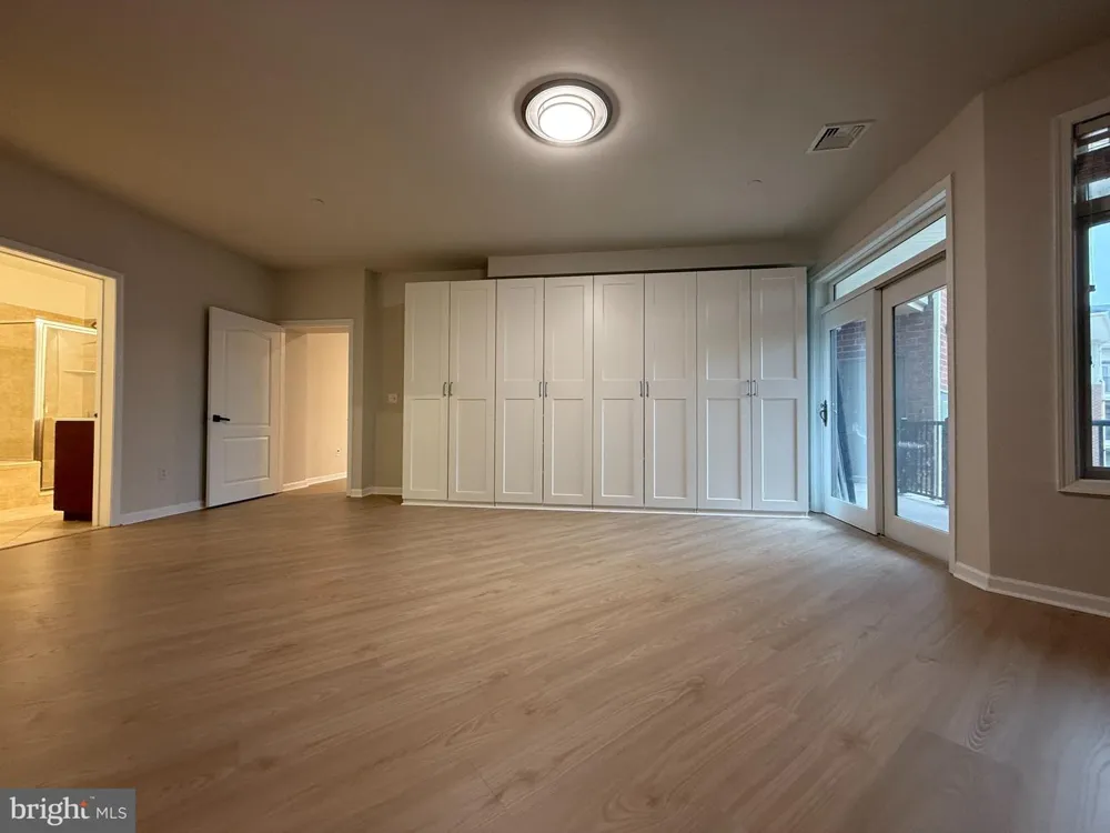 407 CARSON TERRACE Huntingdon Valley, PA 19006