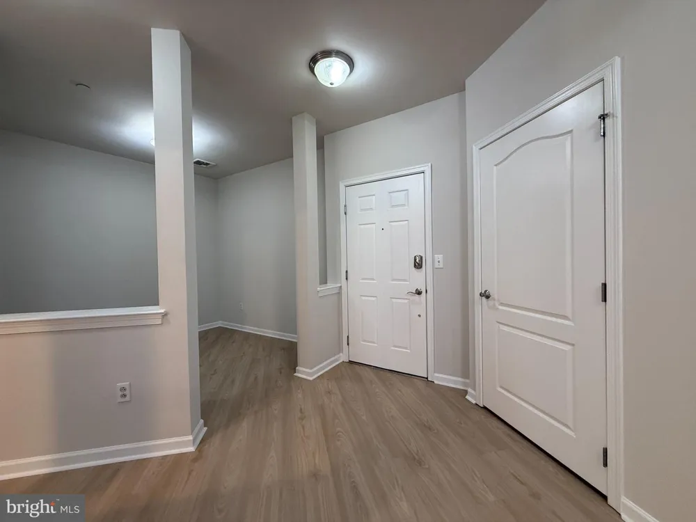 407 CARSON TERRACE Huntingdon Valley, PA 19006