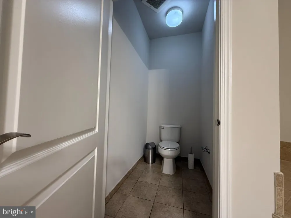 407 CARSON TERRACE Huntingdon Valley, PA 19006
