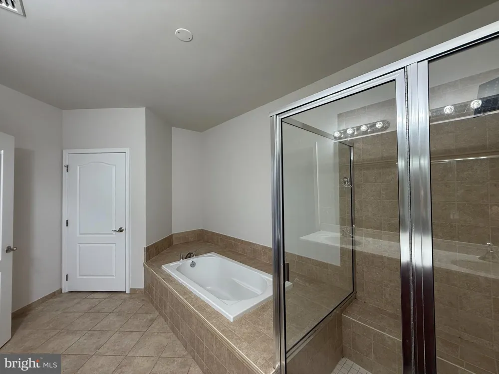 407 CARSON TERRACE Huntingdon Valley, PA 19006