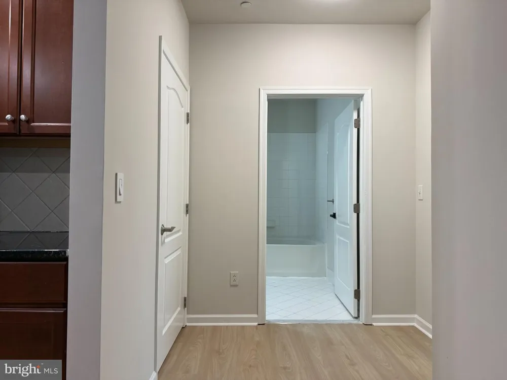 407 CARSON TERRACE Huntingdon Valley, PA 19006
