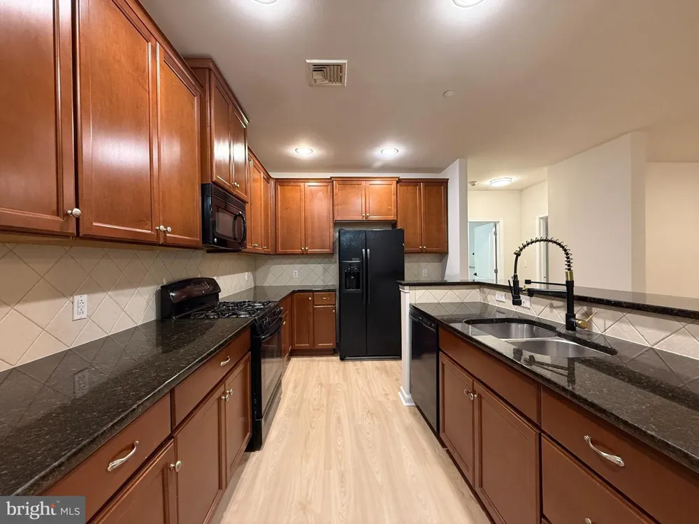 407 CARSON TERRACE Huntingdon Valley, PA 19006