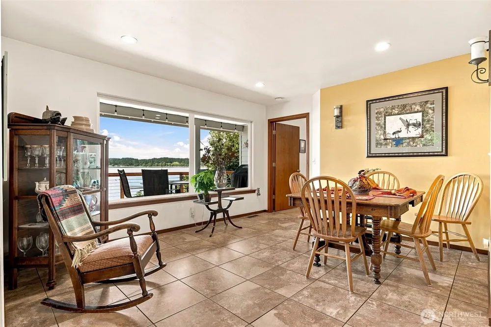 420 35th Avenue NE Olympia, WA 98506