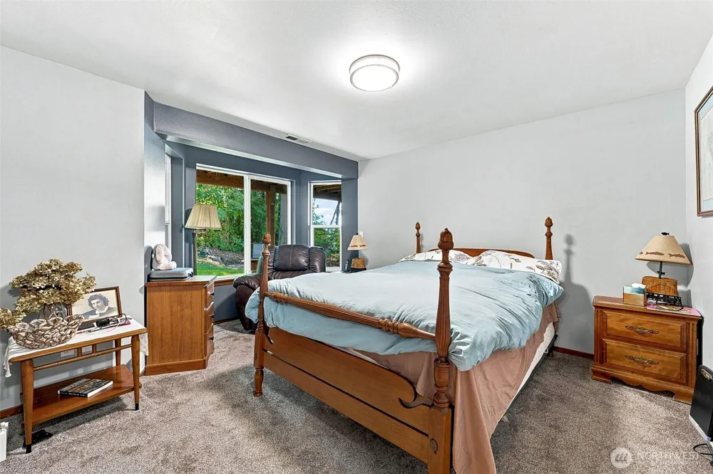420 35th Avenue NE Olympia, WA 98506