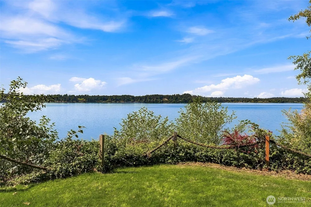 420 35th Avenue NE Olympia, WA 98506