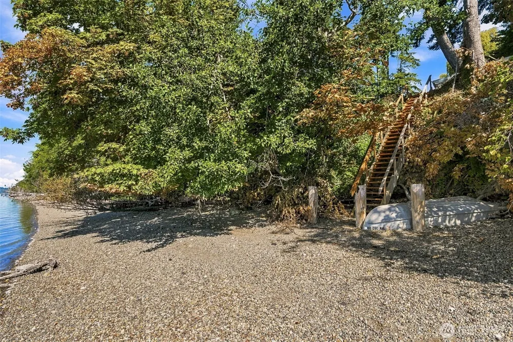 420 35th Avenue NE Olympia, WA 98506