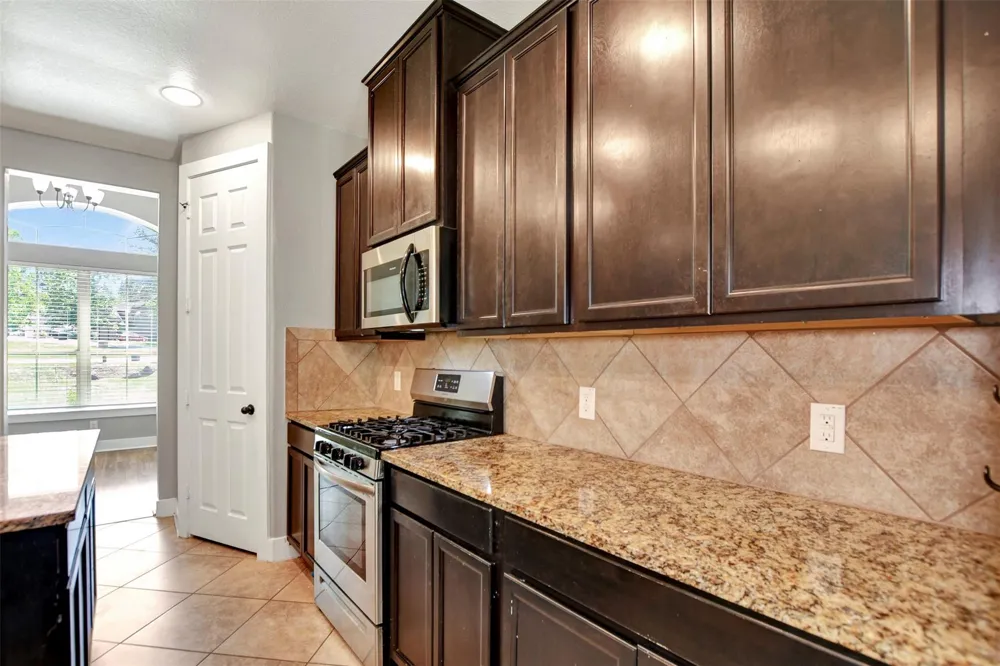 59 Beaconsfield Drive Magnolia, TX 77355