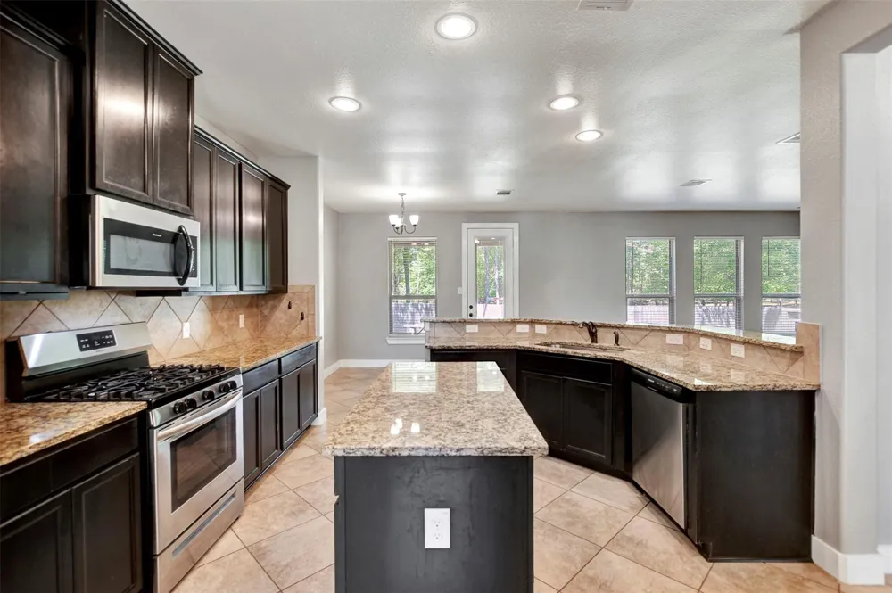 59 Beaconsfield Drive Magnolia, TX 77355