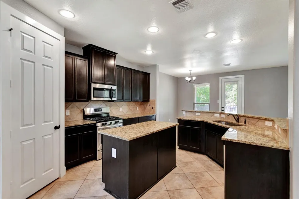 59 Beaconsfield Drive Magnolia, TX 77355