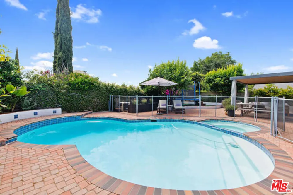 5407 Sunvalley Court Agoura Hills, CA 91301