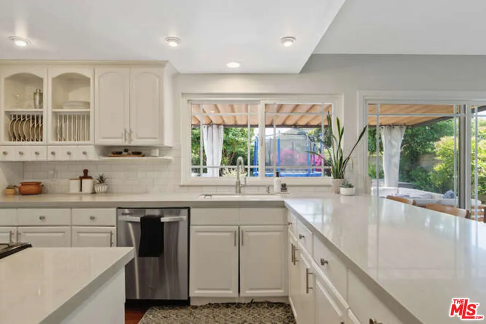 5407 Sunvalley Court Agoura Hills, CA 91301