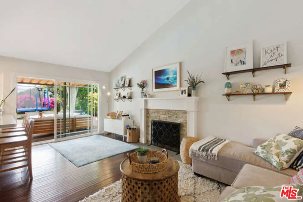 5407 Sunvalley Court Agoura Hills, CA 91301