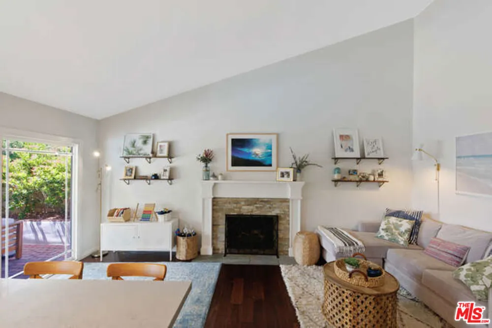 5407 Sunvalley Court Agoura Hills, CA 91301