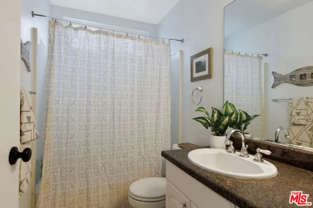 5407 Sunvalley Court Agoura Hills, CA 91301