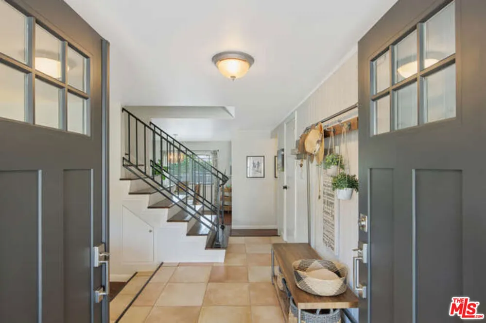 5407 Sunvalley Court Agoura Hills, CA 91301