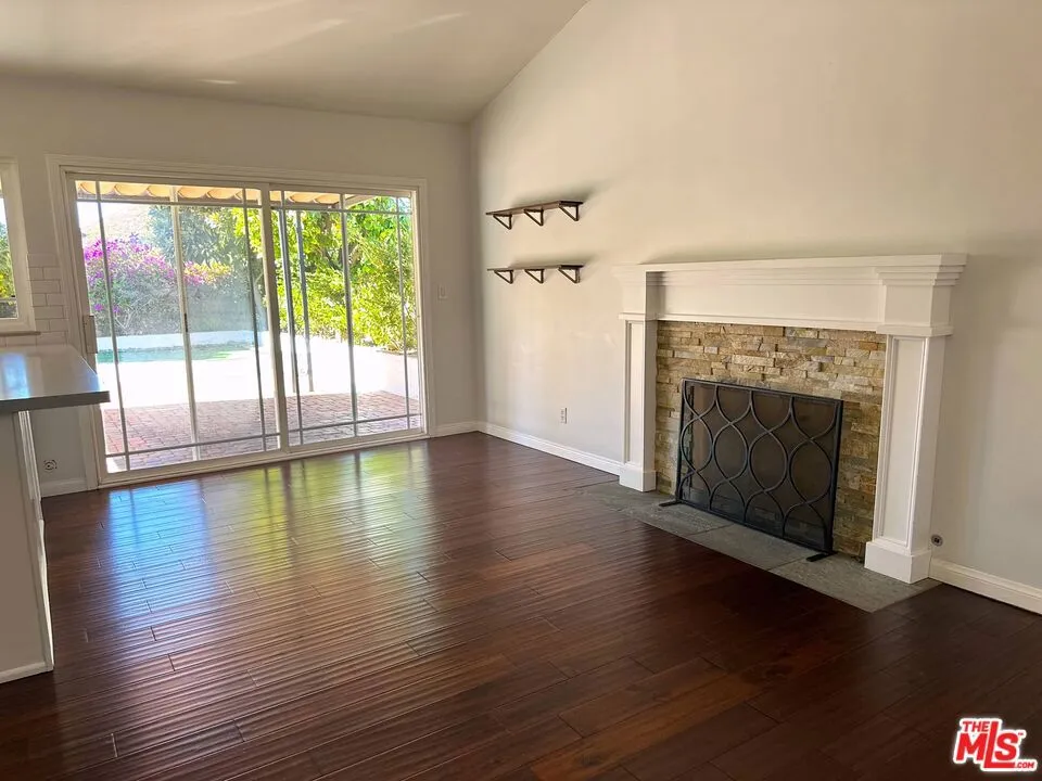 5407 Sunvalley Court Agoura Hills, CA 91301