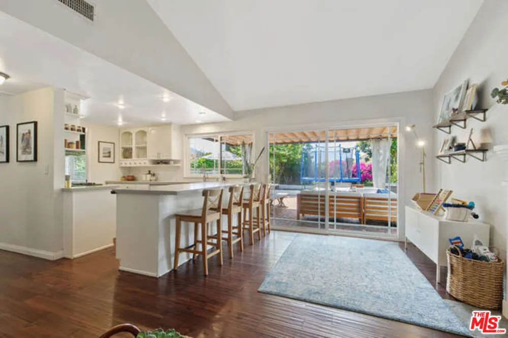 5407 Sunvalley Court Agoura Hills, CA 91301