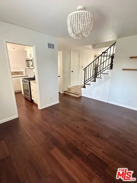 5407 Sunvalley Court Agoura Hills, CA 91301