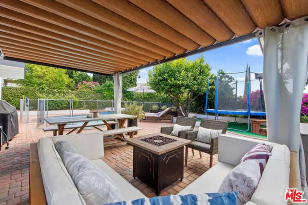 5407 Sunvalley Court Agoura Hills, CA 91301