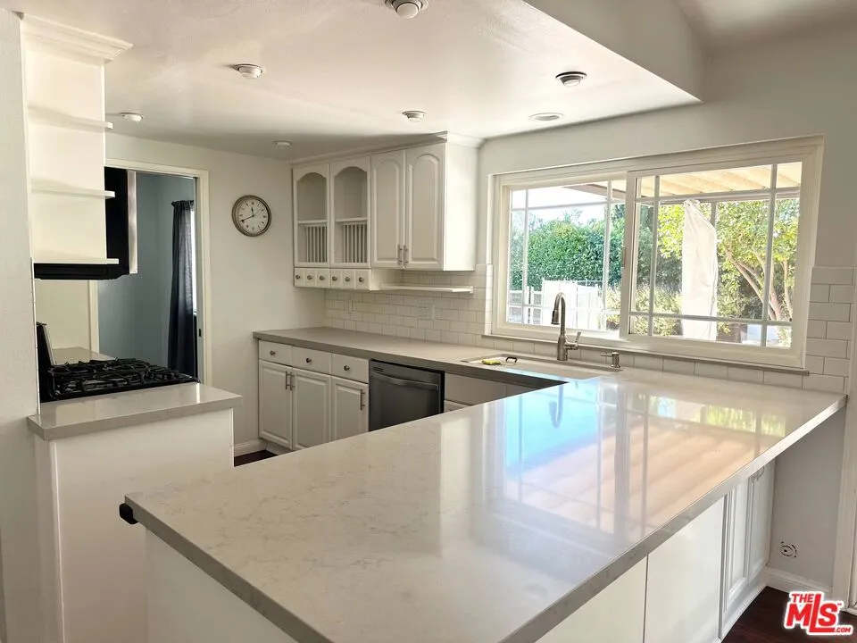 5407 Sunvalley Court Agoura Hills, CA 91301