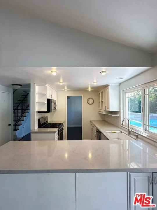 5407 Sunvalley Court Agoura Hills, CA 91301