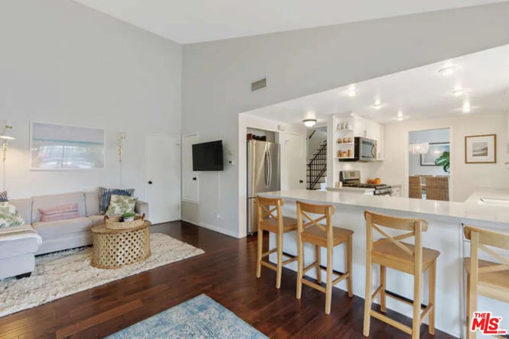 5407 Sunvalley Court Agoura Hills, CA 91301