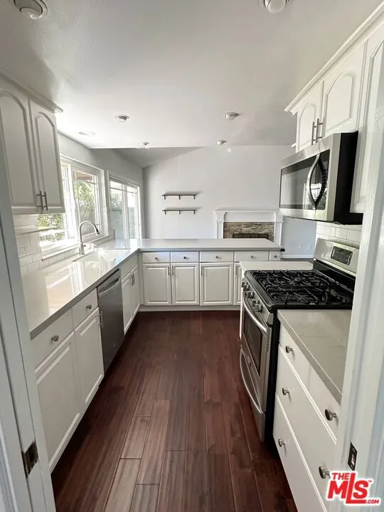5407 Sunvalley Court Agoura Hills, CA 91301