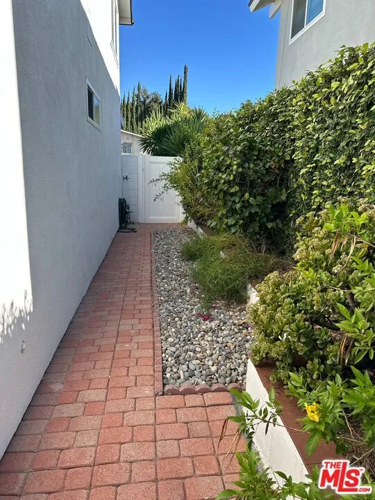 5407 Sunvalley Court Agoura Hills, CA 91301