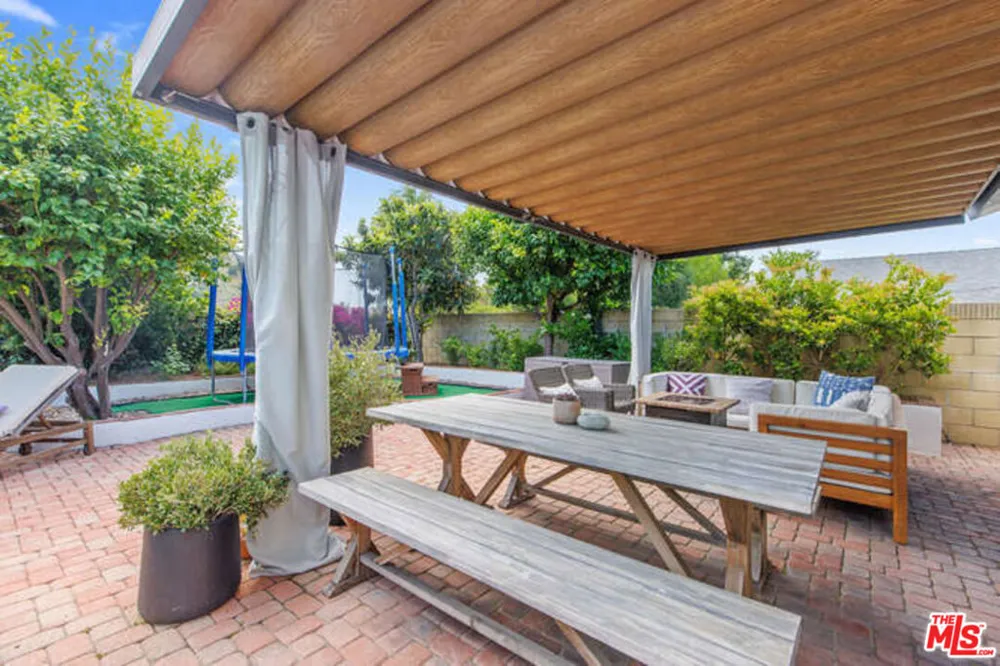5407 Sunvalley Court Agoura Hills, CA 91301