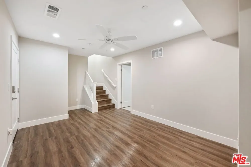 4429 Paxton Place Calabasas, CA 91302