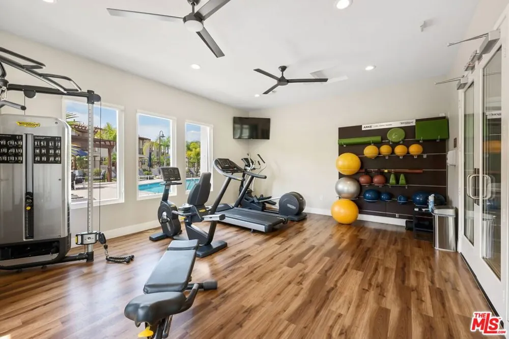 4429 Paxton Place Calabasas, CA 91302