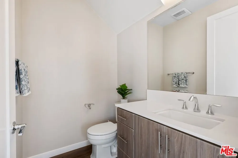 4429 Paxton Place Calabasas, CA 91302