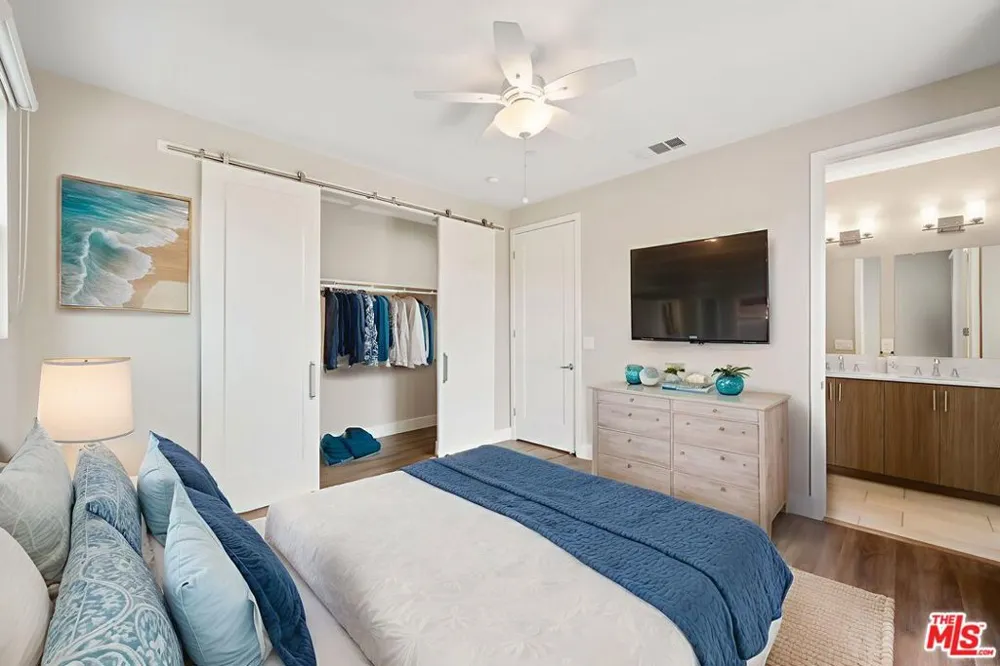 4429 Paxton Place Calabasas, CA 91302