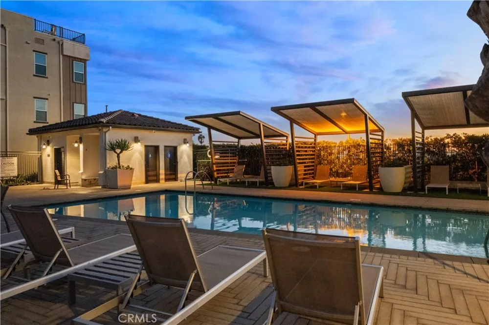 1068 Hampton Costa Mesa, CA 92627