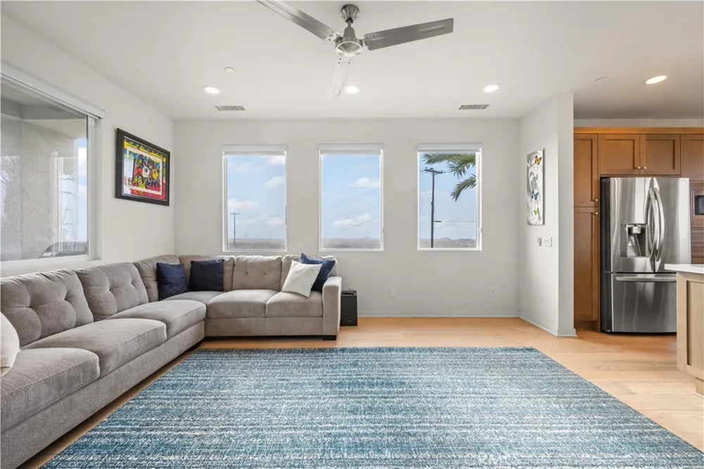 1068 Hampton Costa Mesa, CA 92627