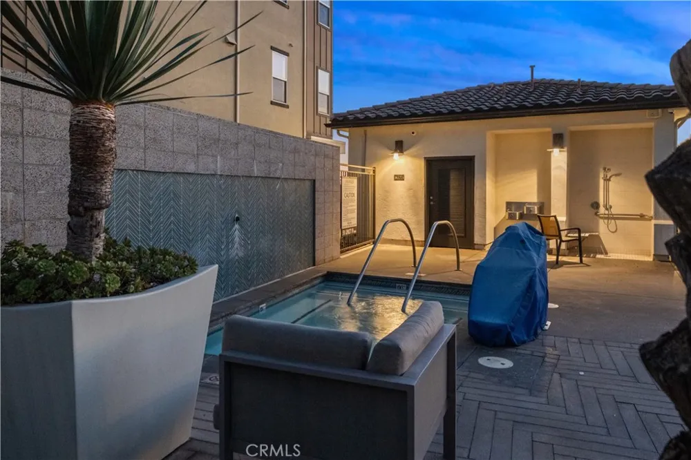 1068 Hampton Costa Mesa, CA 92627