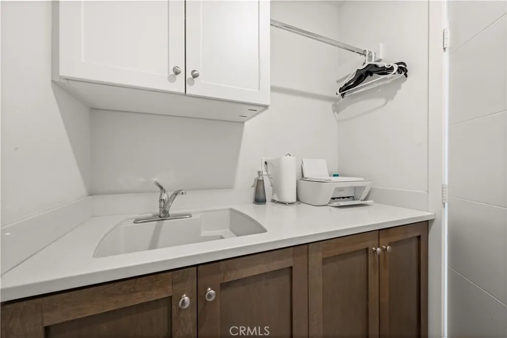 1068 Hampton Costa Mesa, CA 92627