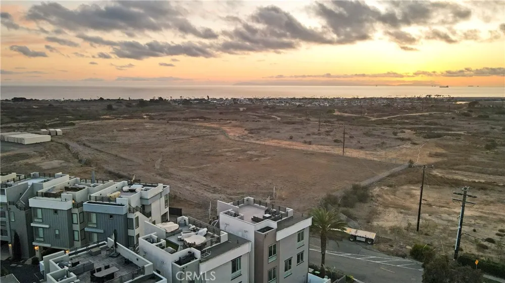 1068 Hampton Costa Mesa, CA 92627