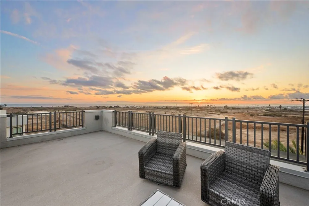 1068 Hampton Costa Mesa, CA 92627