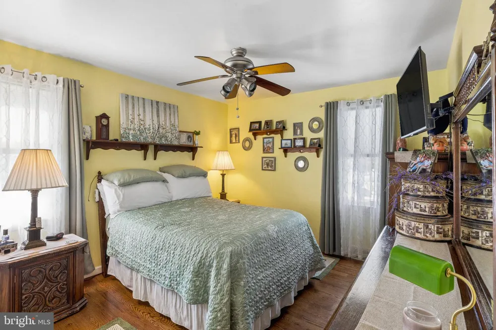 56 S FELLOWSHIP ROAD Maple Shade, NJ 08052