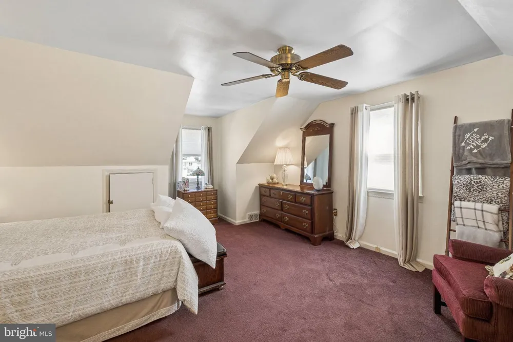 56 S FELLOWSHIP ROAD Maple Shade, NJ 08052
