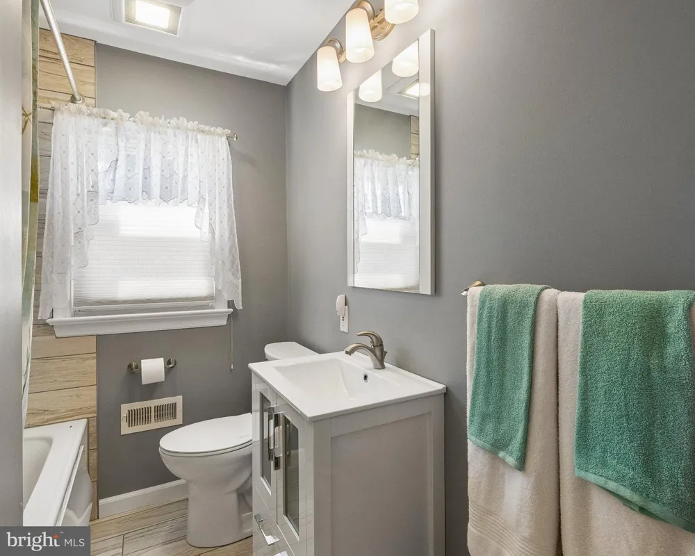 56 S FELLOWSHIP ROAD Maple Shade, NJ 08052
