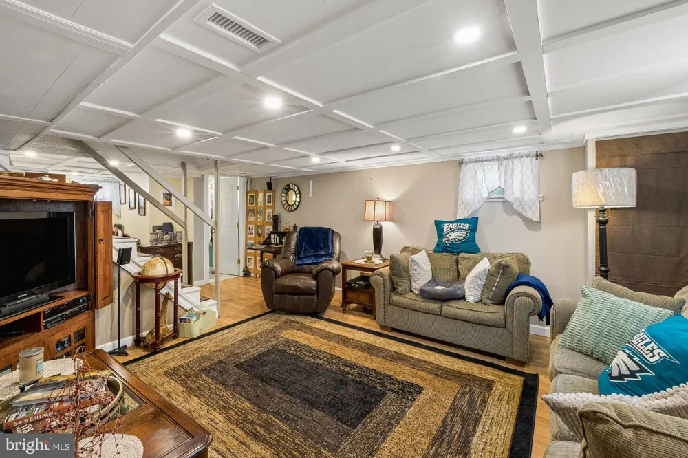 56 S FELLOWSHIP ROAD Maple Shade, NJ 08052