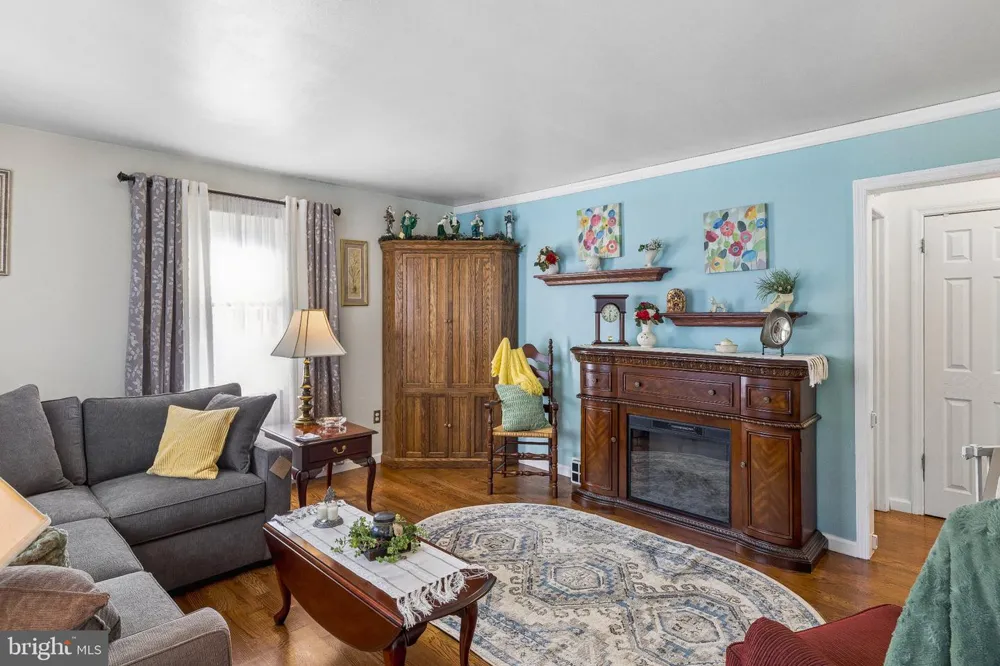 56 S FELLOWSHIP ROAD Maple Shade, NJ 08052