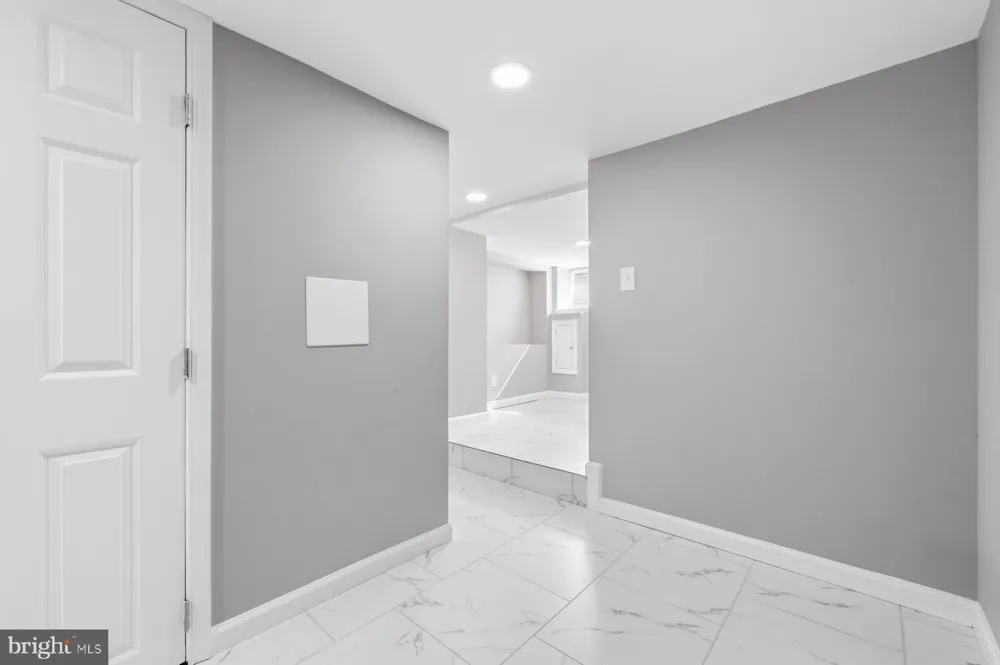 1122 BONAPARTE AVENUE Baltimore, MD 21218